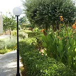 Aparthotel Kedrissos