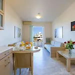 Aparthotel Kedrissos 3*
