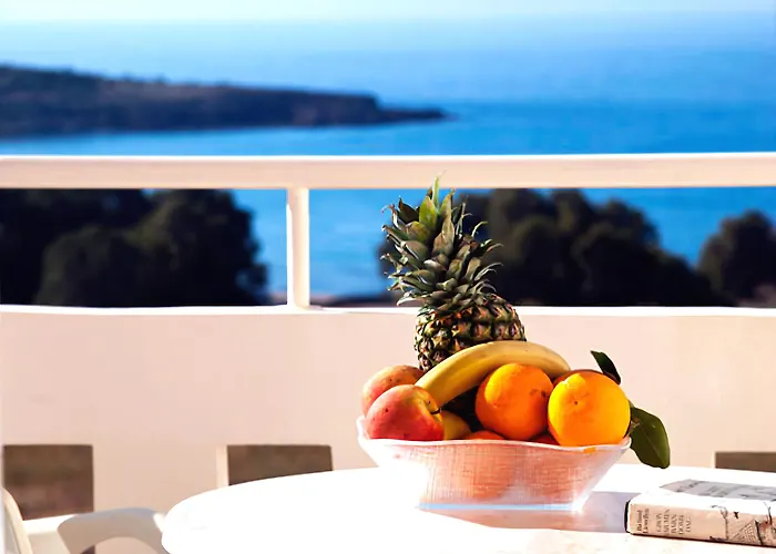 Kedrissos Apartmanhotel 3*