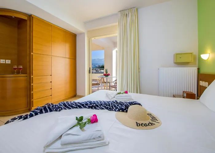 Kedrissos Aparthotel 3*